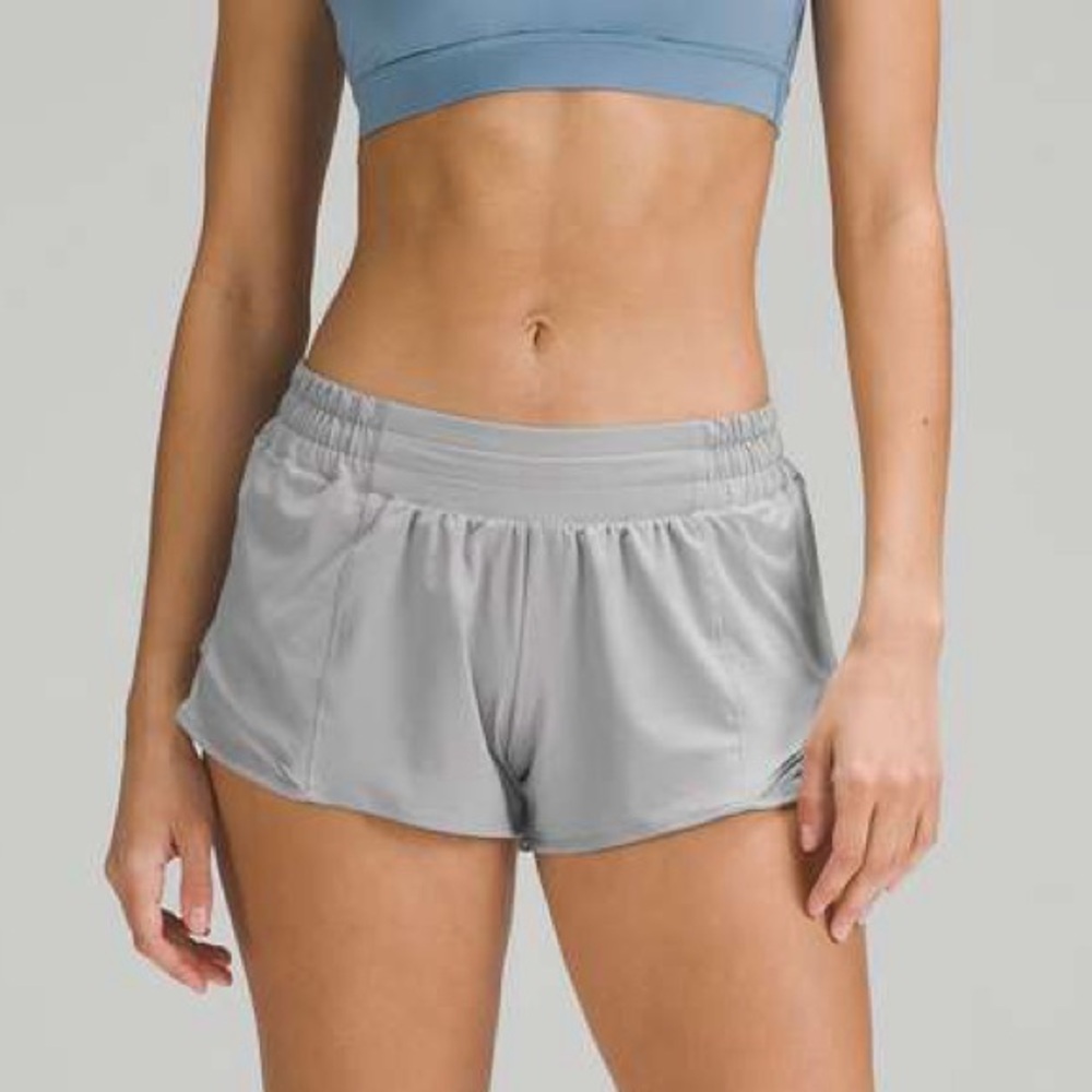 Lululemon rhino grey Hotty hot shorts 2.5 inch low rise